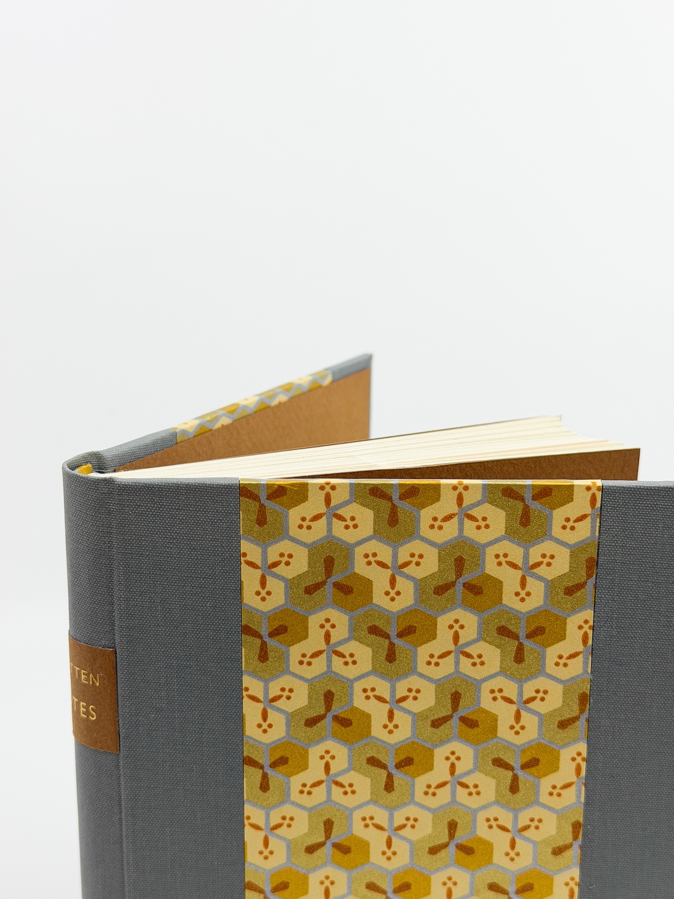 La reliure classique: le demi à bandes - session de 4 cours – Image 4